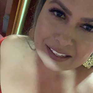 Meet your Posher, Yolanda